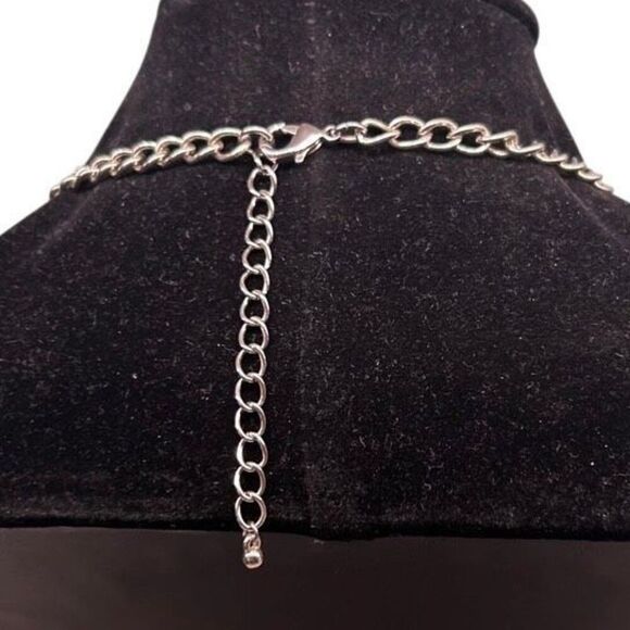 Vtg Hammered Metal Rhinestone Cluster Boomerang Necklace Women's 17" Silver-tone - Picture 6 of 6